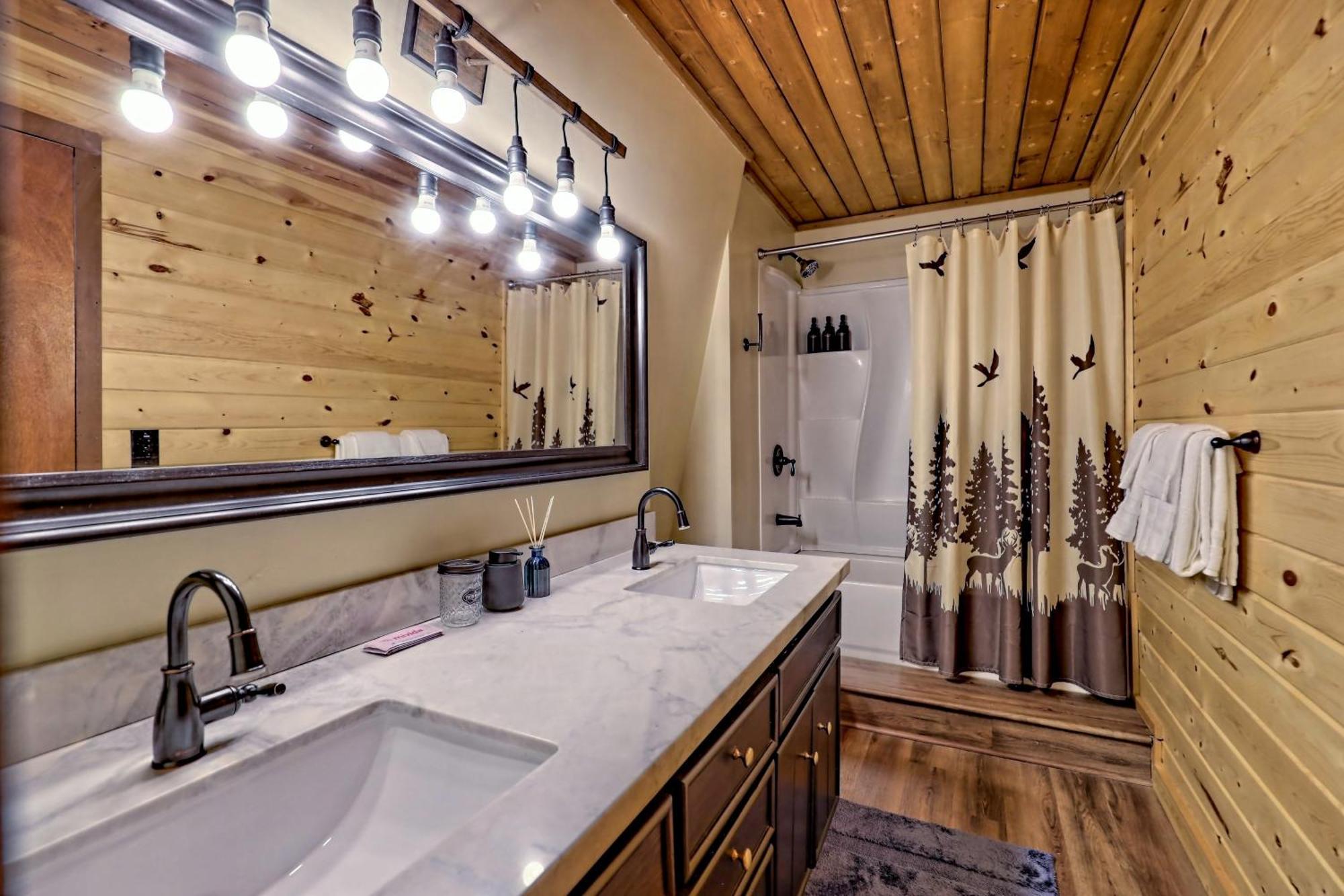 Near Downtown Helen - Hottub, Sauna, Game Room, Fire Pit 외부 사진