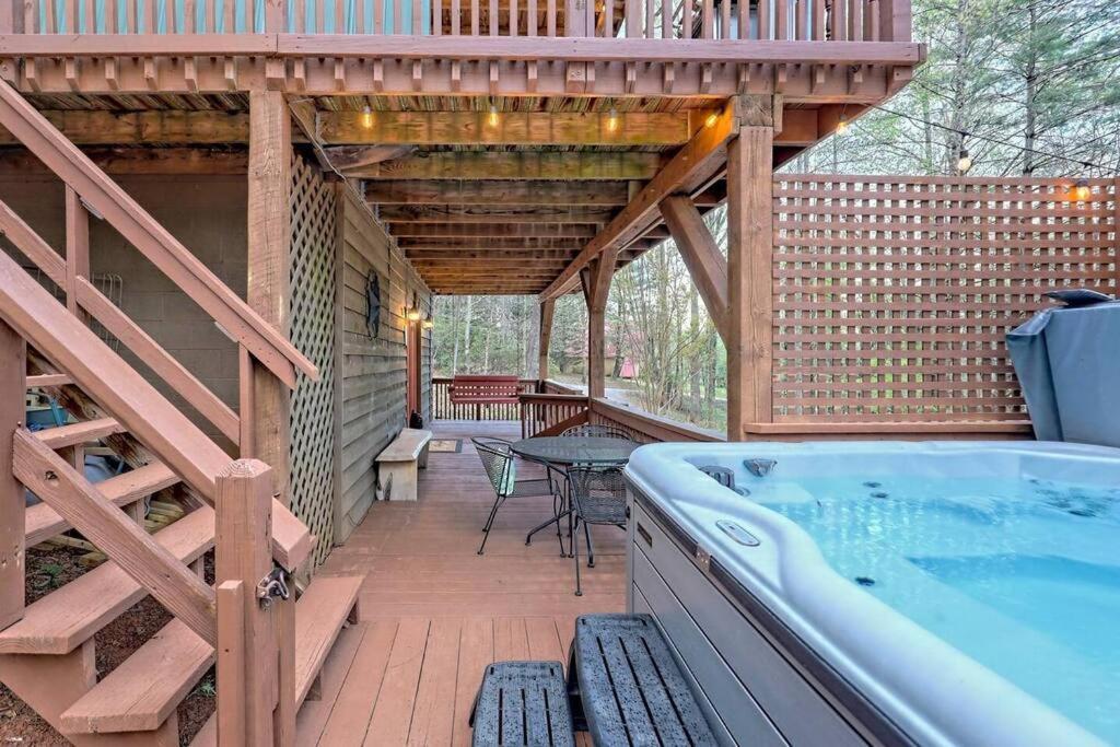 Near Downtown Helen - Hottub, Sauna, Game Room, Fire Pit 외부 사진