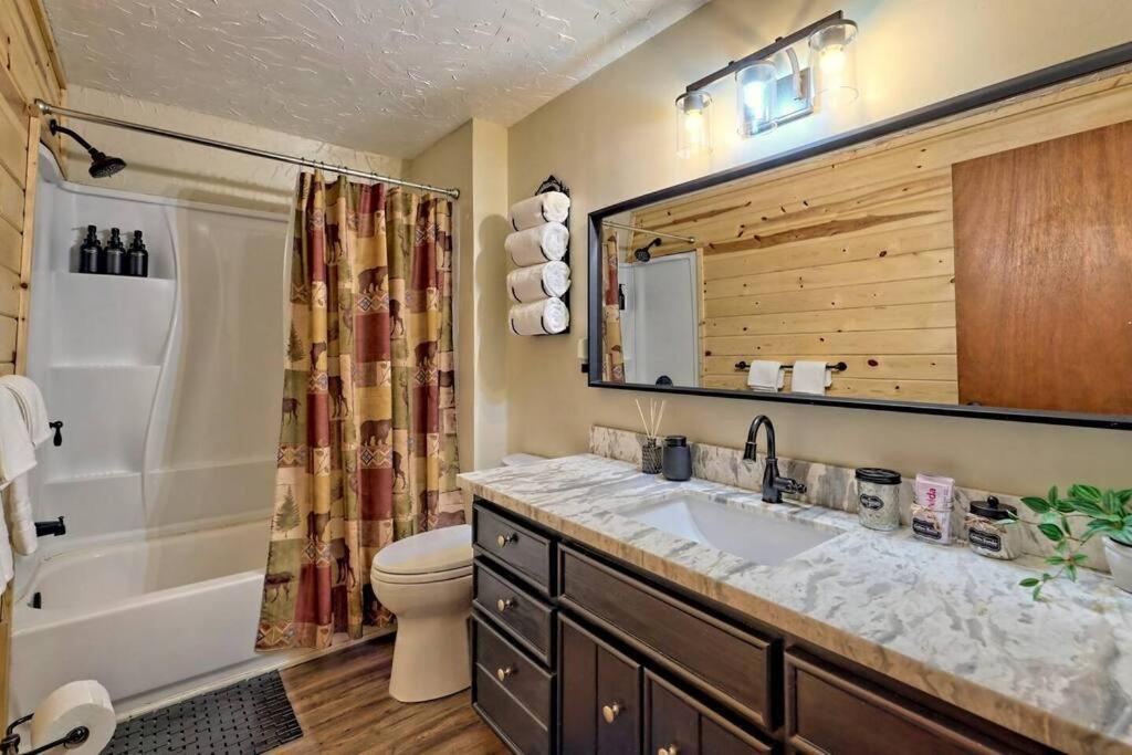 Near Downtown Helen - Hottub, Sauna, Game Room, Fire Pit 외부 사진